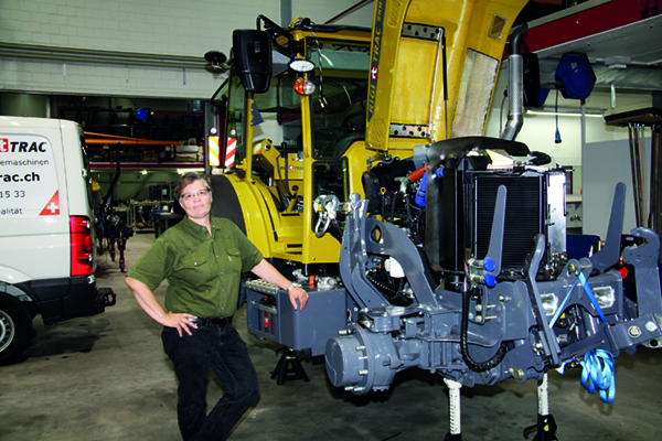 Marlis Knüsel präsentiert mit bescheidenem Stolz ihr Premium-Produkt. (Bilder thk)